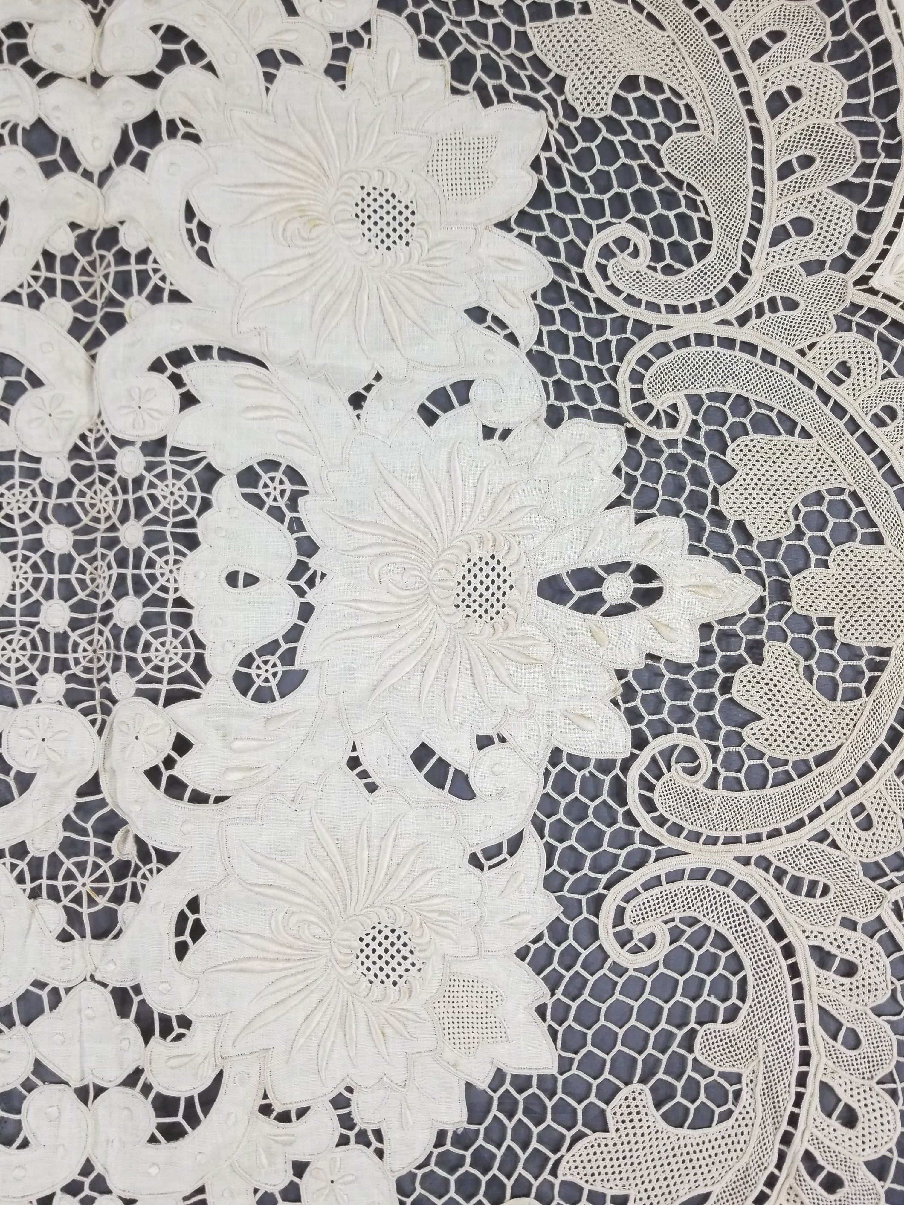 Vintage French Point de Venise Needlelace Tablecloth 262x217cm