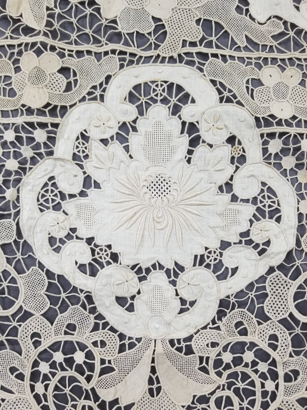 Vintage French Point de Venise Needlelace Tablecloth 262x217cm