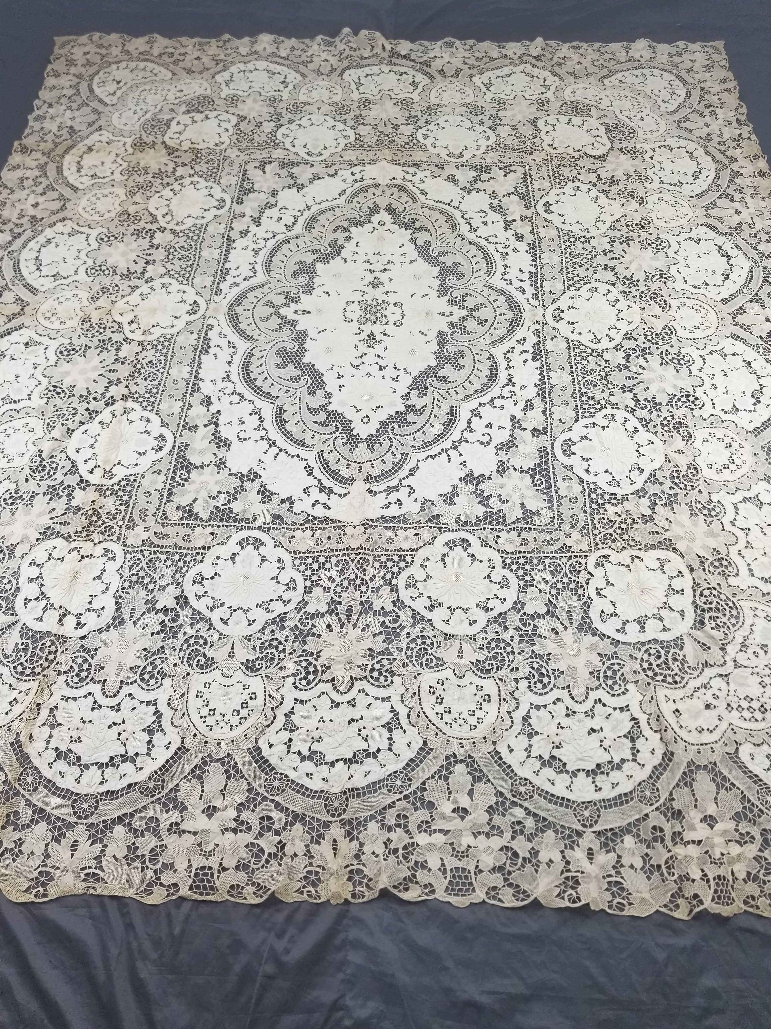 Vintage French Point de Venise Needlelace Tablecloth 262x217cm