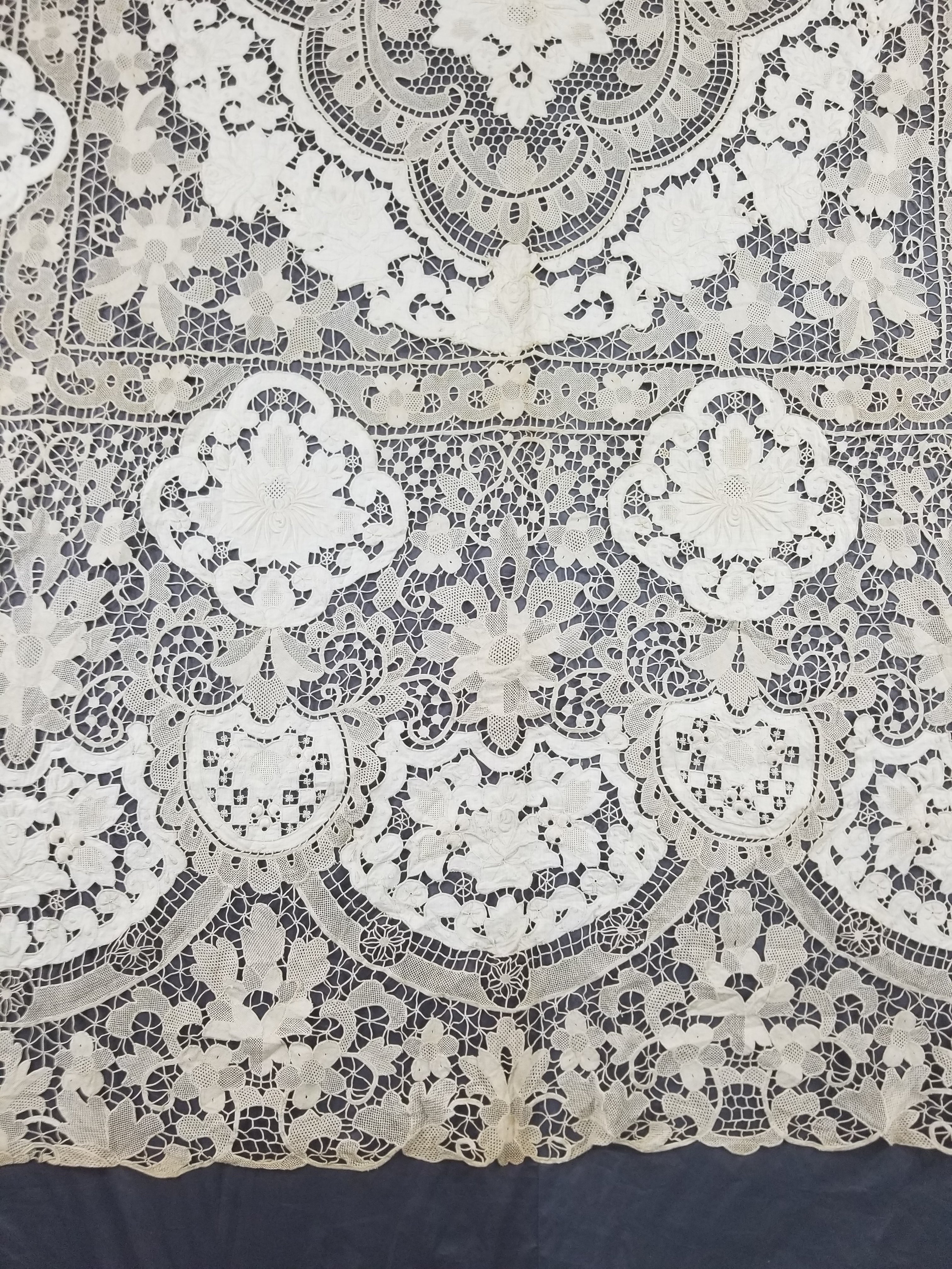 Vintage French Point de Venise Needlelace Tablecloth 262x217cm