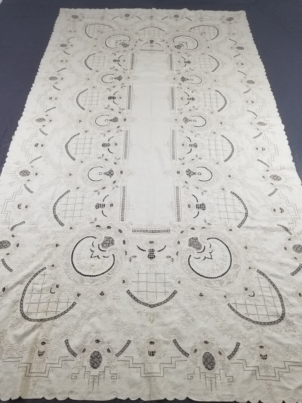 Vintage European Madeira Style Hand Embroidered Cutwork Tablecloth 306x170cm