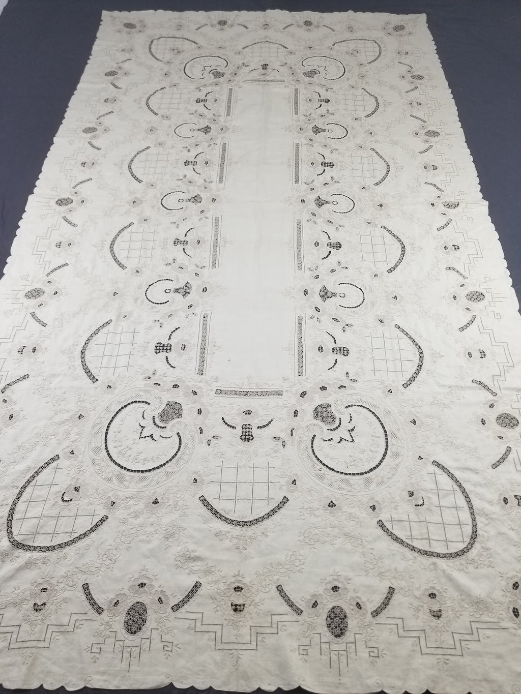 Vintage European Madeira Style Hand Embroidered Cutwork Tablecloth 306x170cm