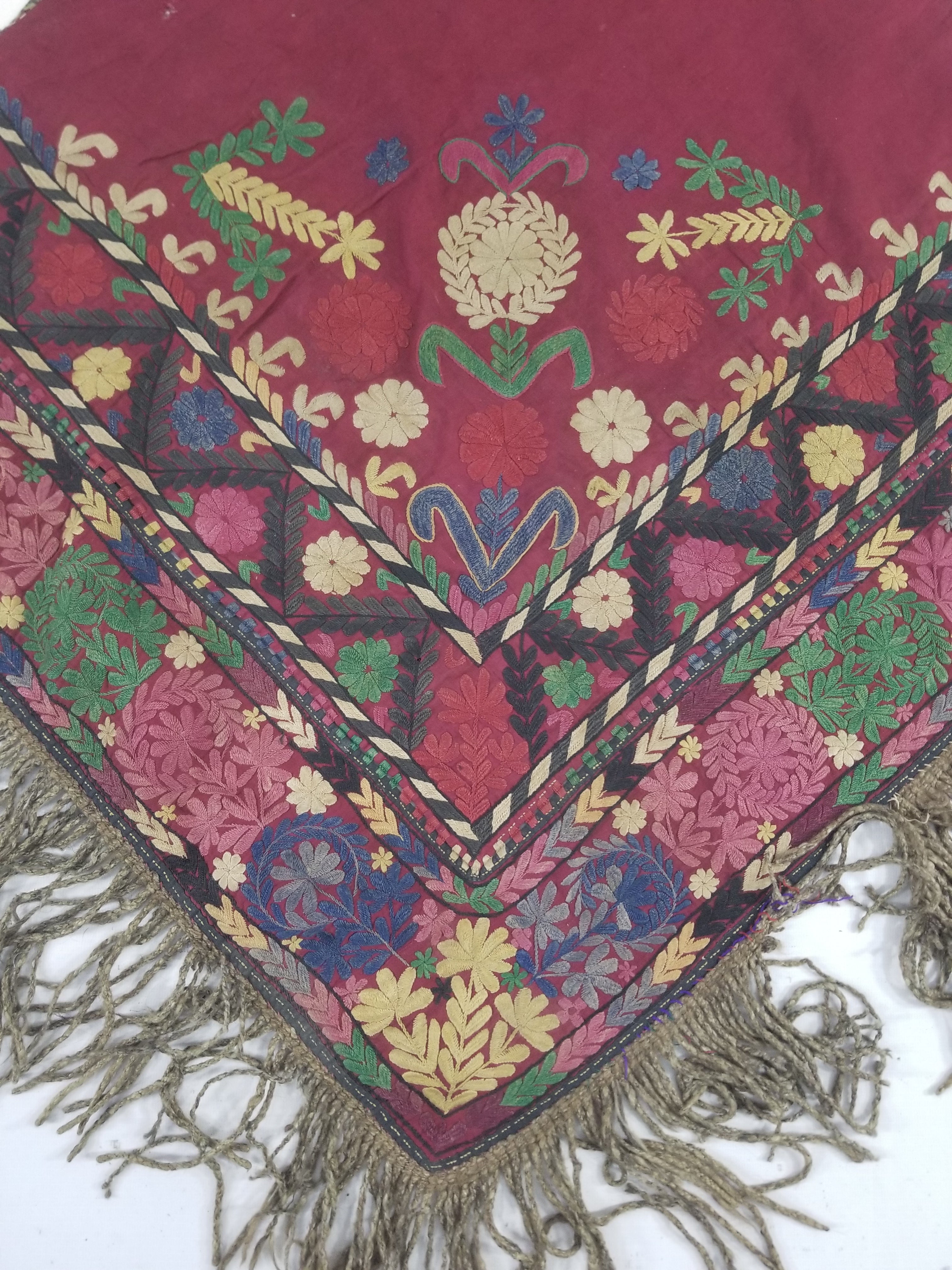 Antique Traditionl Uzbek Lakai Embroidered Floral Wall Hanging/Shawl 66x66cm