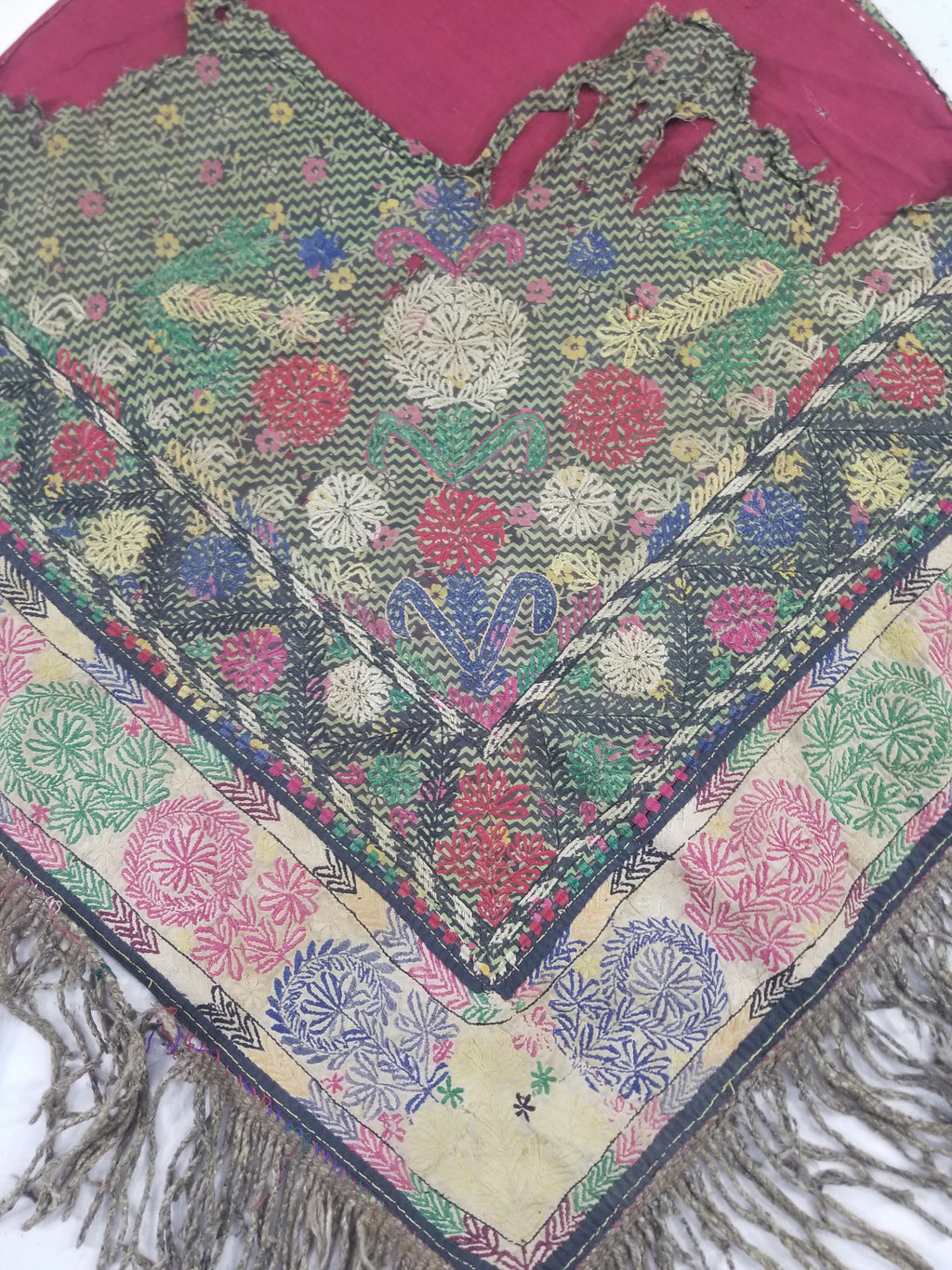 Antique Traditionl Uzbek Lakai Embroidered Floral Wall Hanging/Shawl 66x66cm