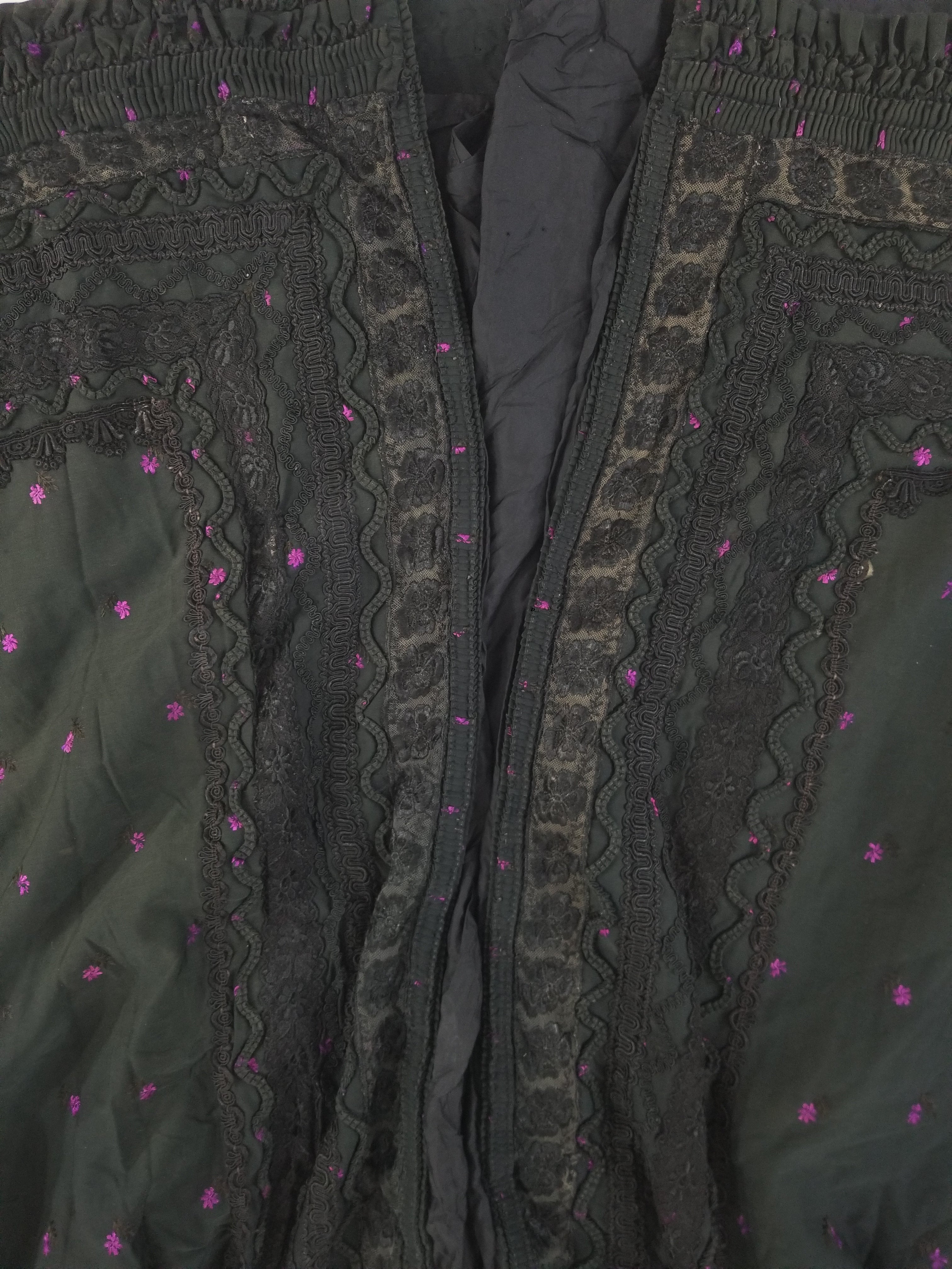 Vintage Victorian Floral Embroidery Gold Frog Closures Cape Cloak 128x118cm