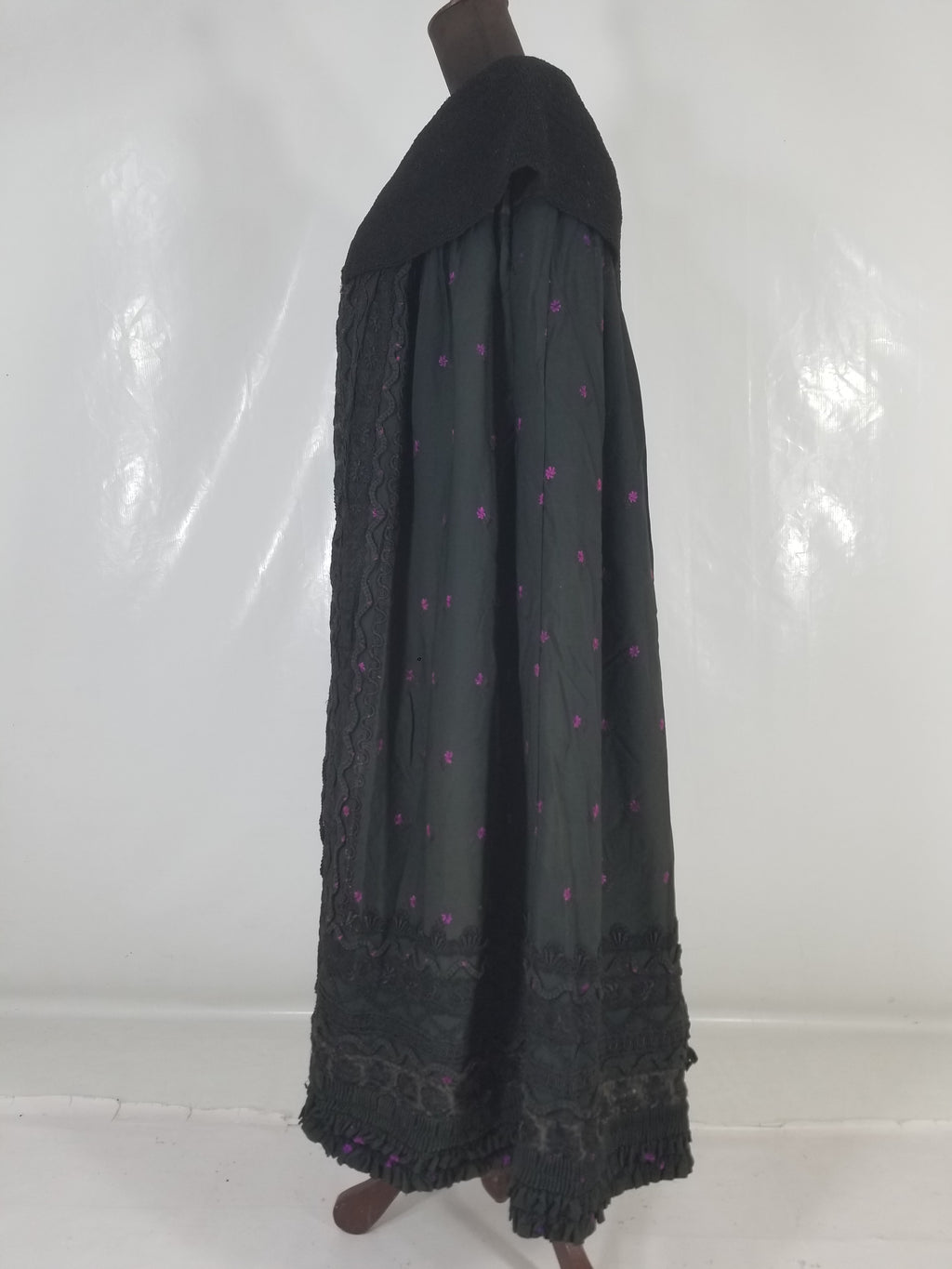 Vintage Victorian Floral Embroidery Gold Frog Closures Cape Cloak 128x118cm