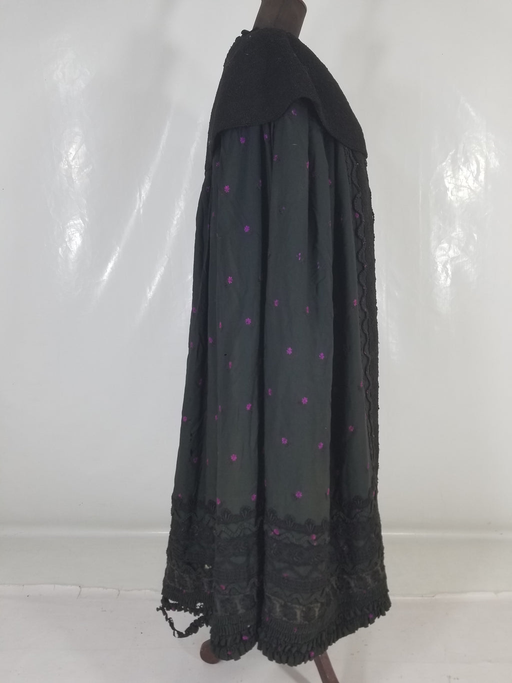 Vintage Victorian Floral Embroidery Gold Frog Closures Cape Cloak 128x118cm