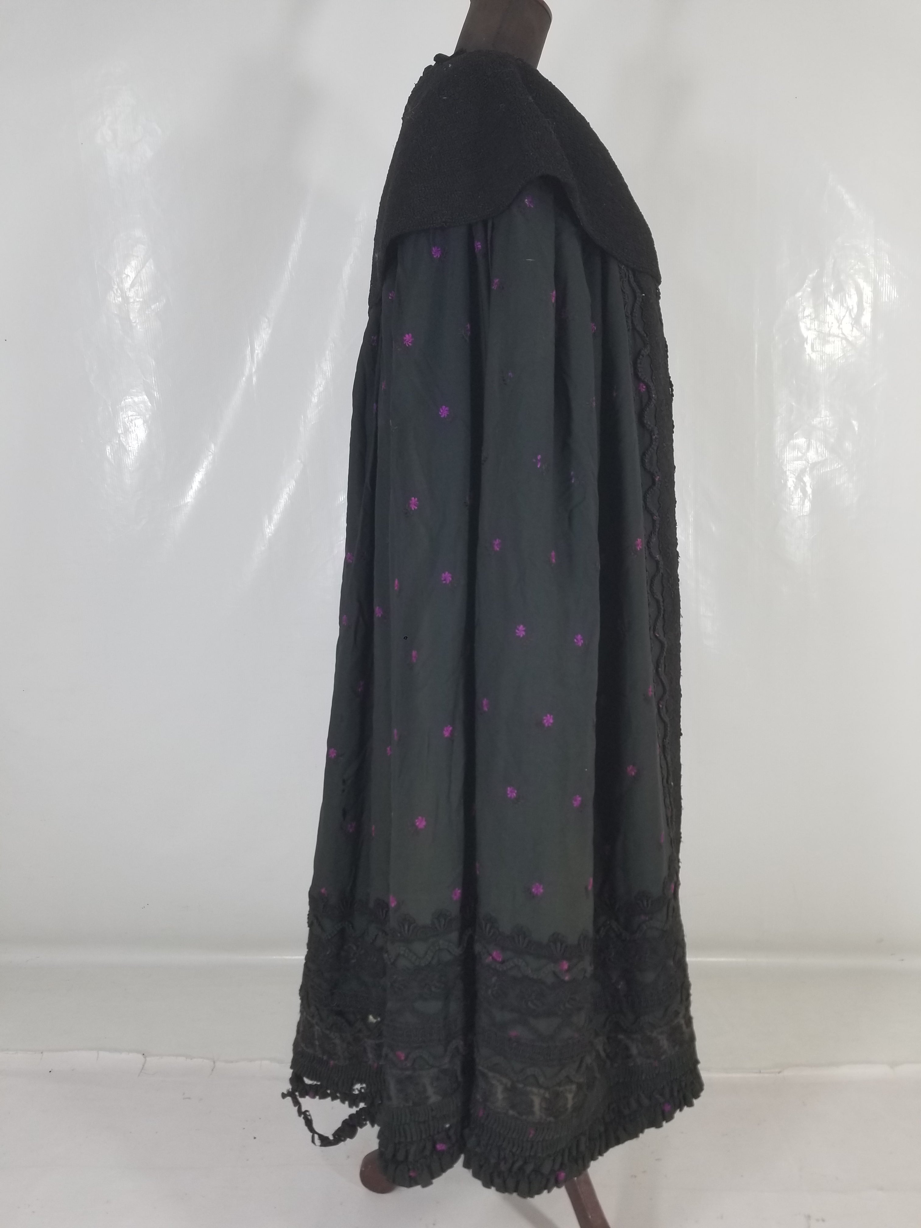Vintage Victorian Floral Embroidery Gold Frog Closures Cape Cloak 128x118cm