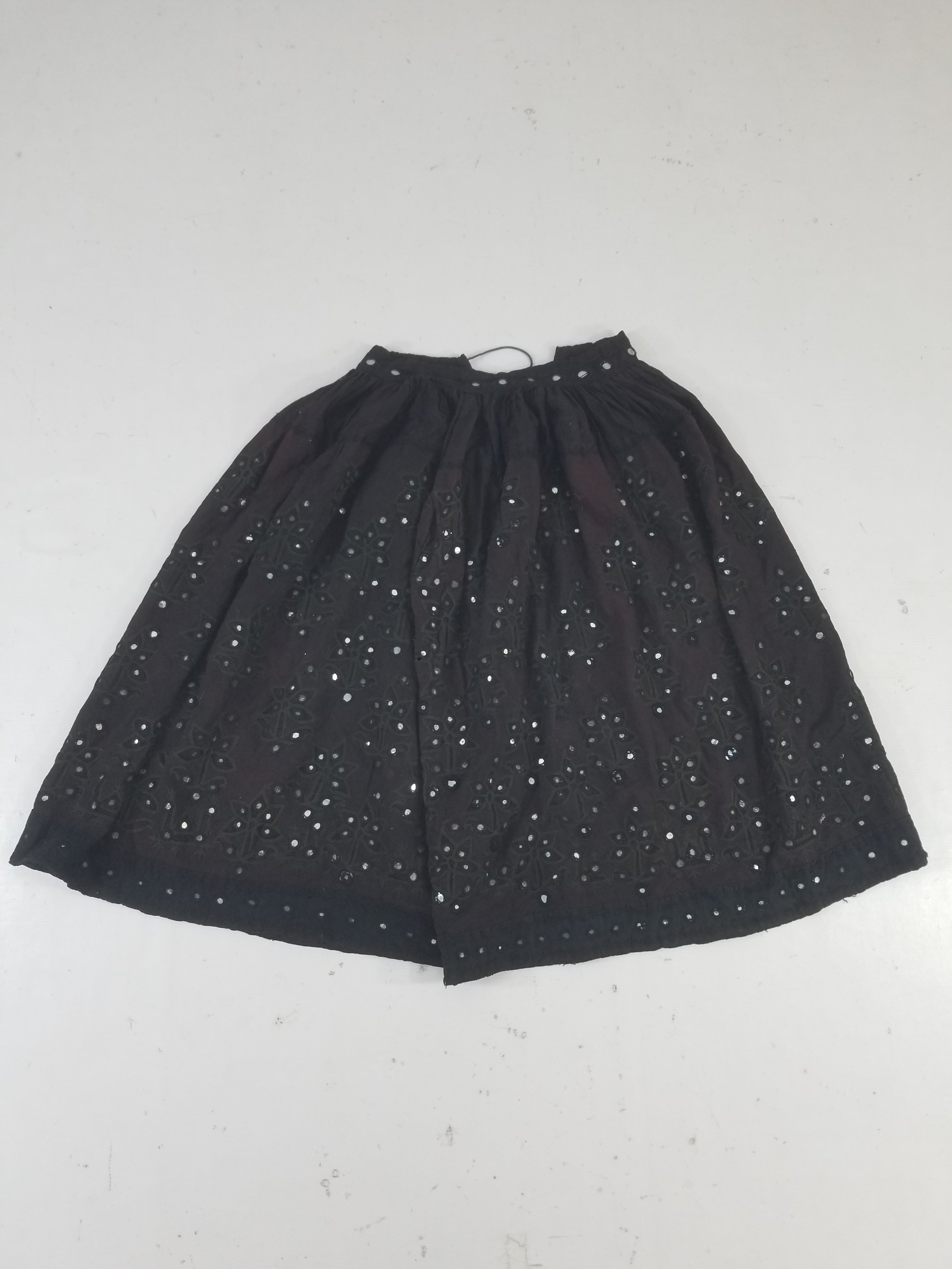 Vintage Traditional Indian Embroidered Mirrorwork Mini Skirt 78x71cm