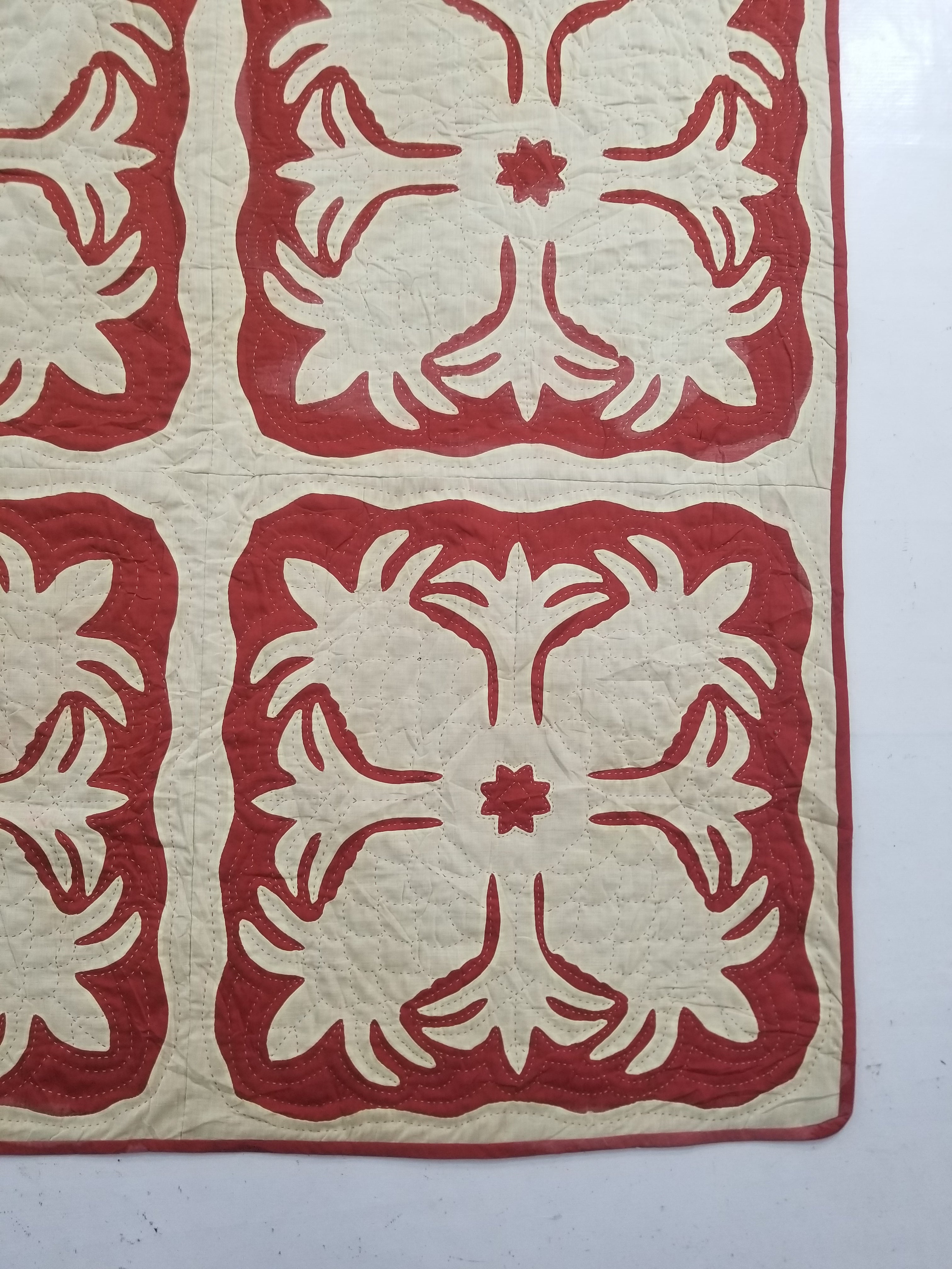 Vintage Traditional Hawaiian Style Hand Applique Quilted Bedspread 267x213cm