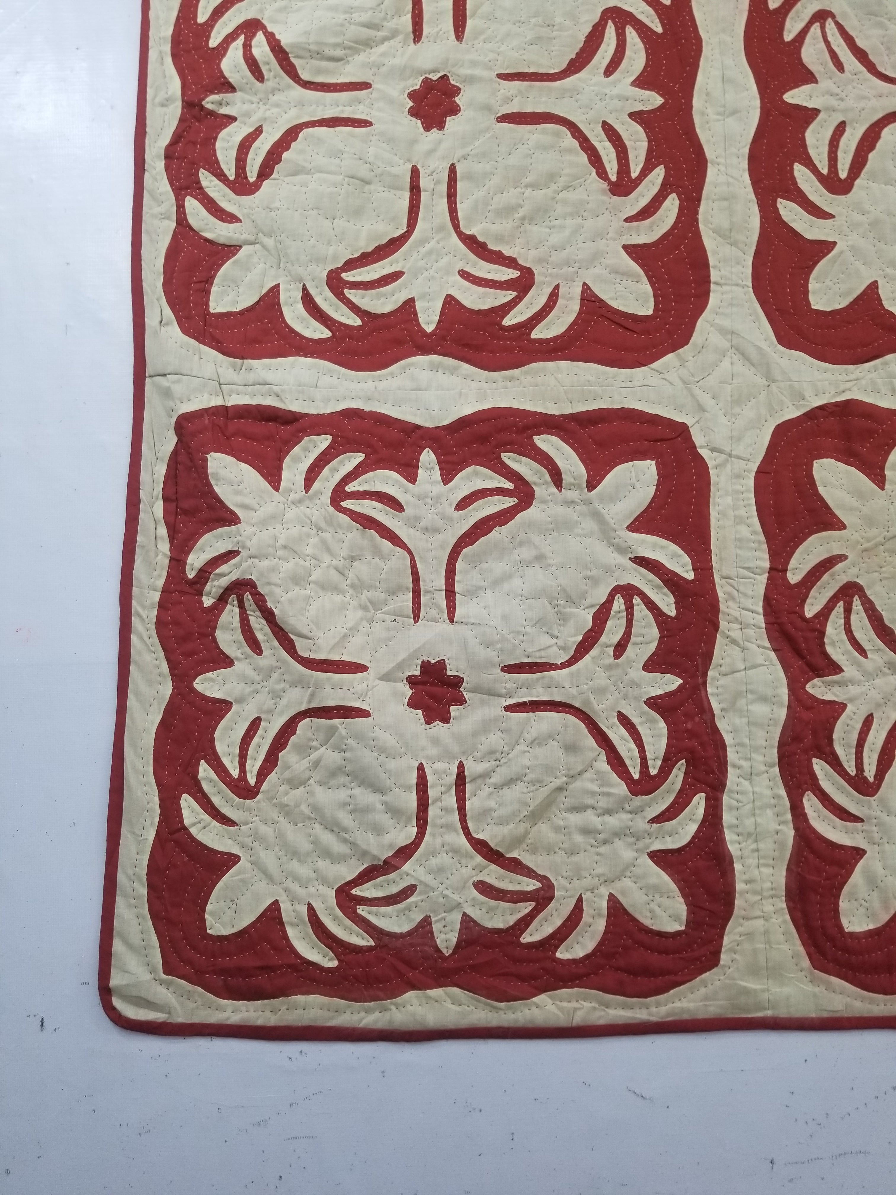 Vintage Traditional Hawaiian Style Hand Applique Quilted Bedspread 267x213cm