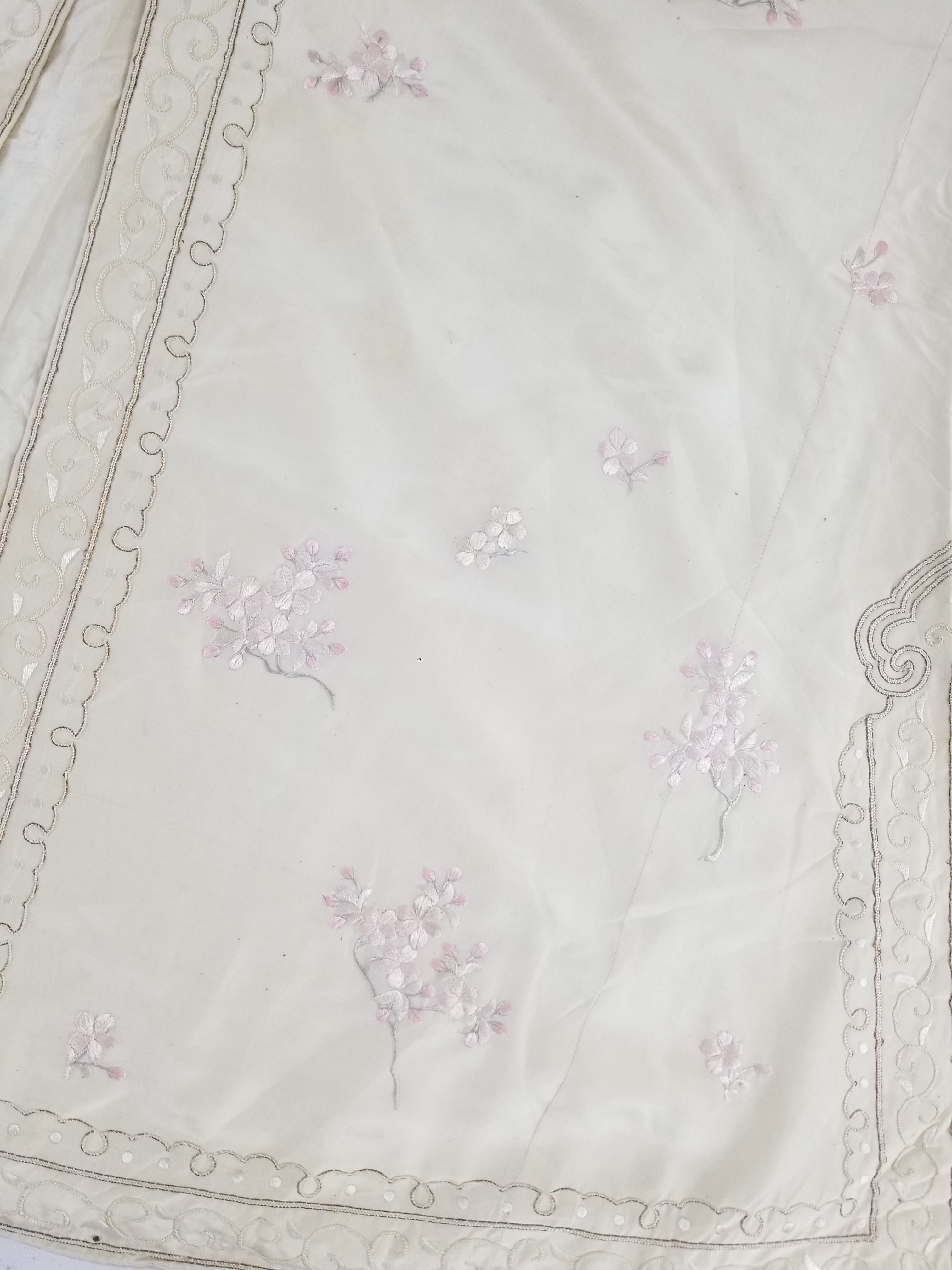 Vintage Japanese Floral Embroidered Frog Closures Silk Jacket