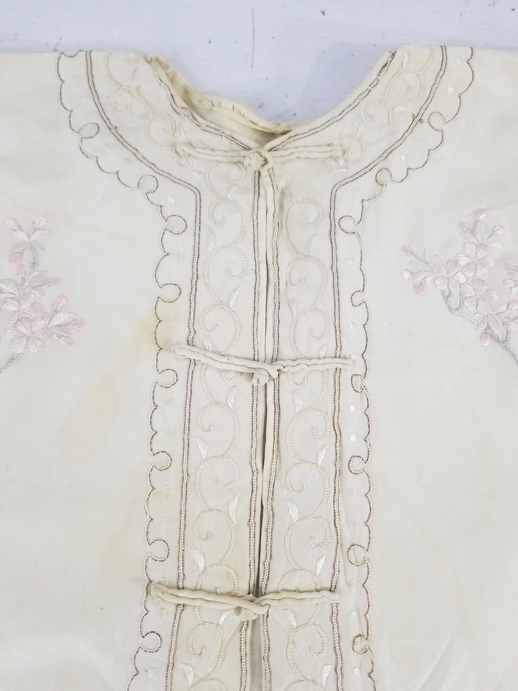Vintage Japanese Floral Embroidered Frog Closures Silk Jacket
