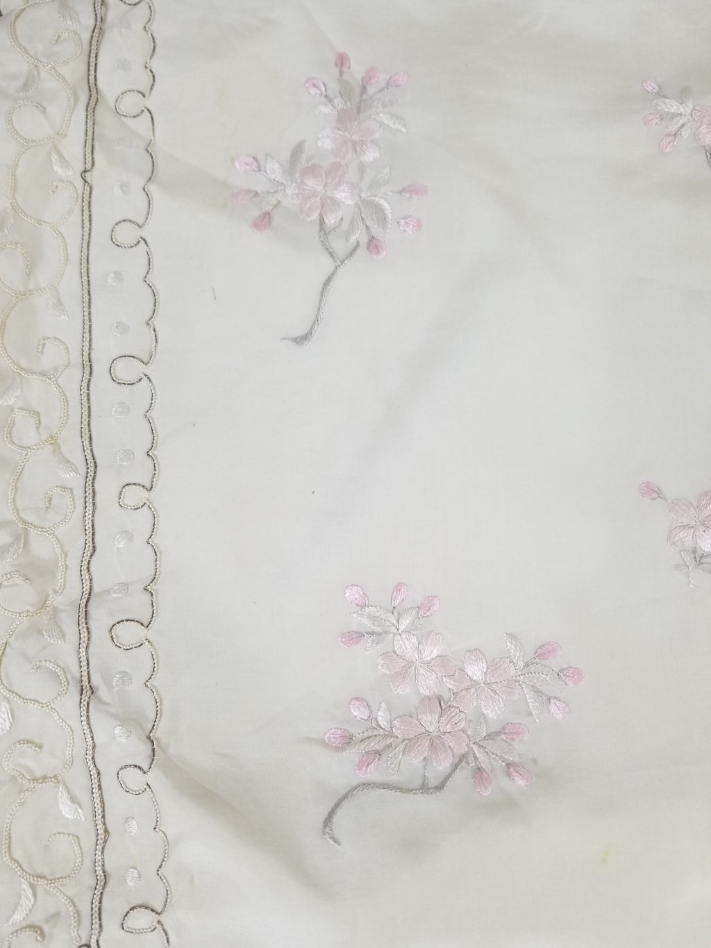 Vintage Japanese Floral Embroidered Frog Closures Silk Jacket