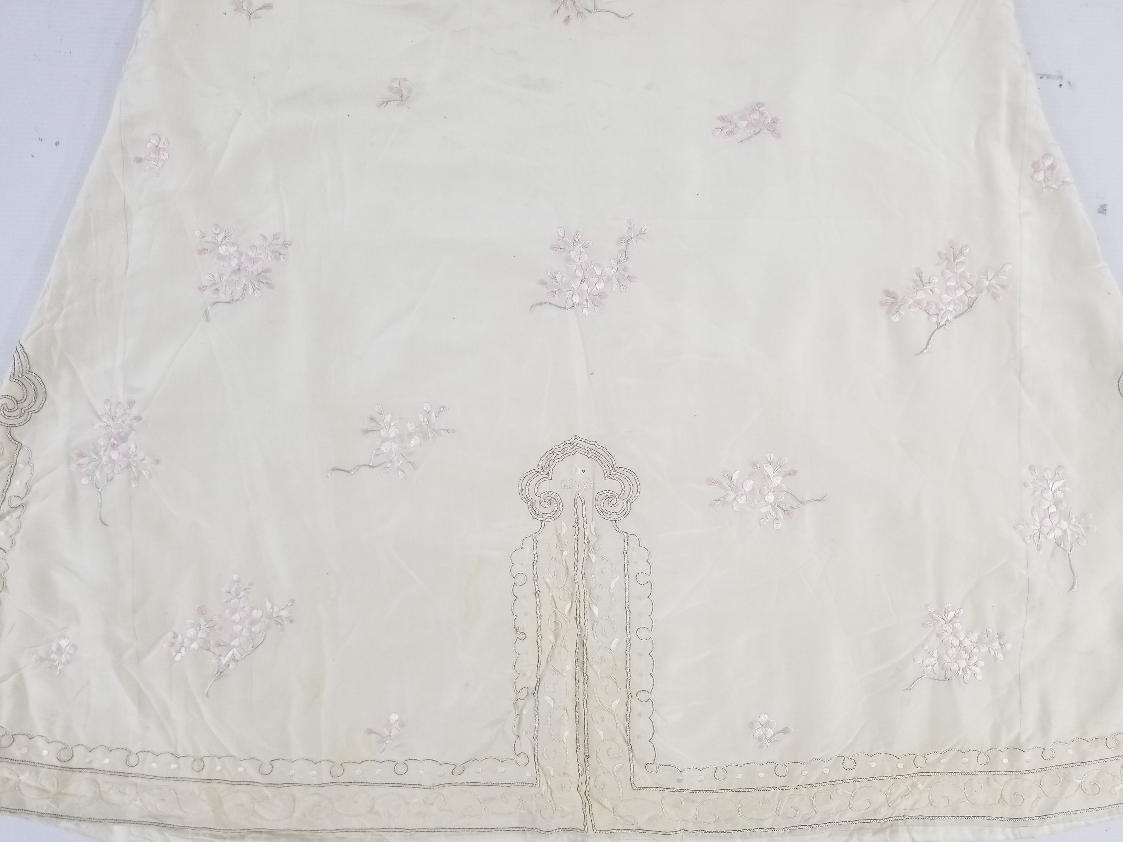 Vintage Japanese Floral Embroidered Frog Closures Silk Jacket