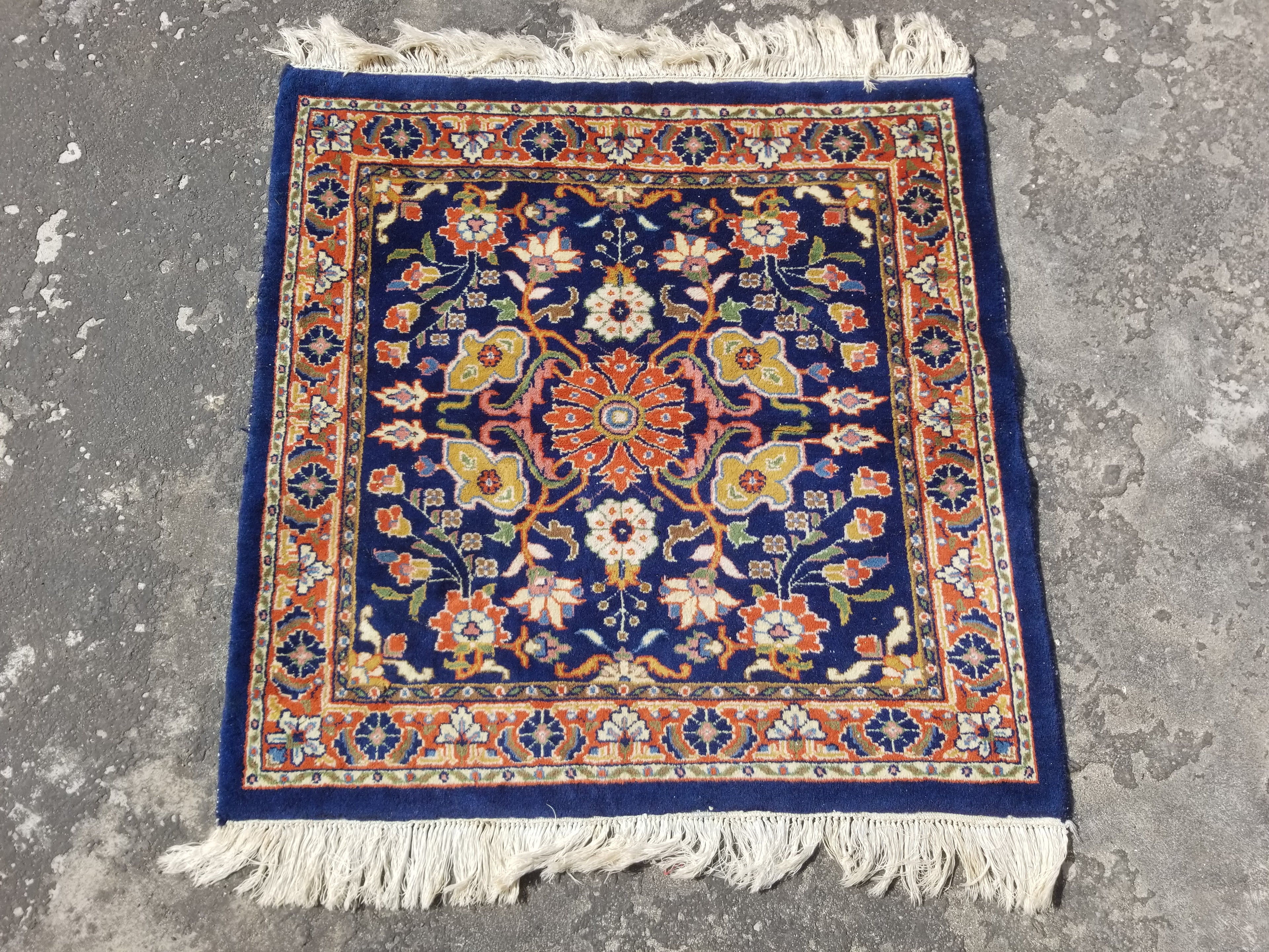 Vintage Traditional Handmade Kashan Floral Medallion Multicolor Wool Rug 93x92cm