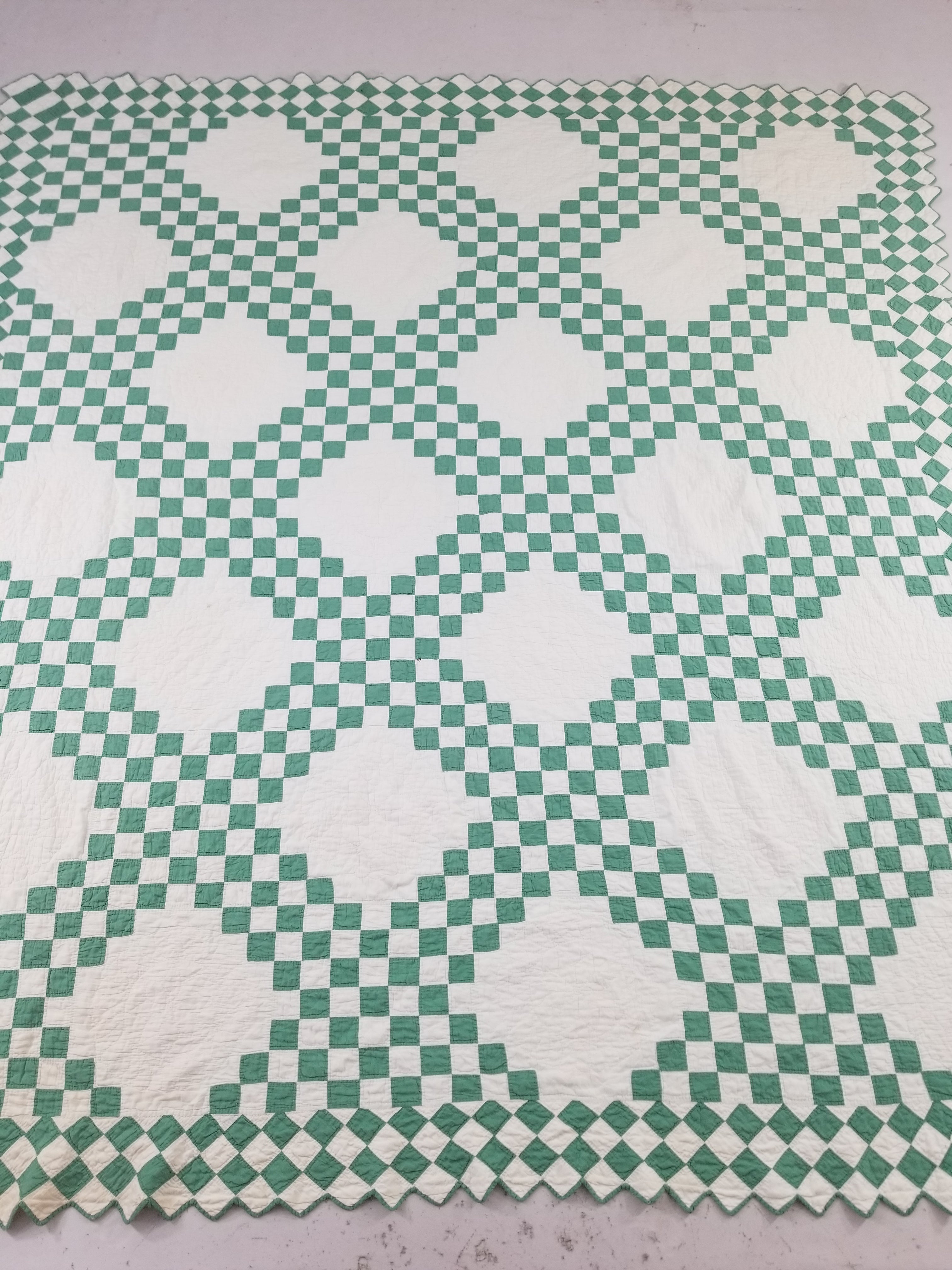Vintage Handmade Double Irish Chain Pattern Patchwork Quilt/Bedspread 212x193cm