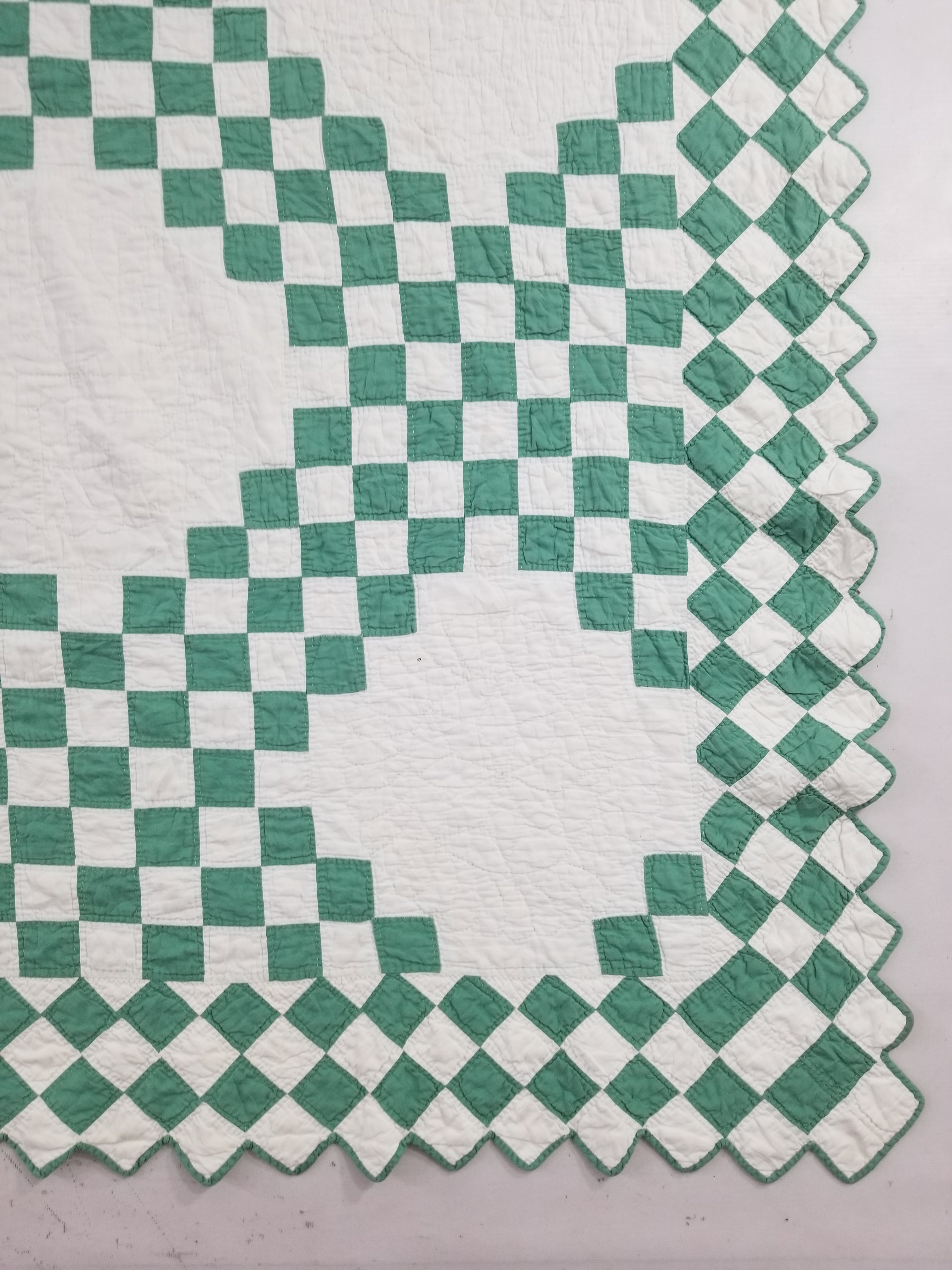 Vintage Handmade Double Irish Chain Pattern Patchwork Quilt/Bedspread 212x193cm