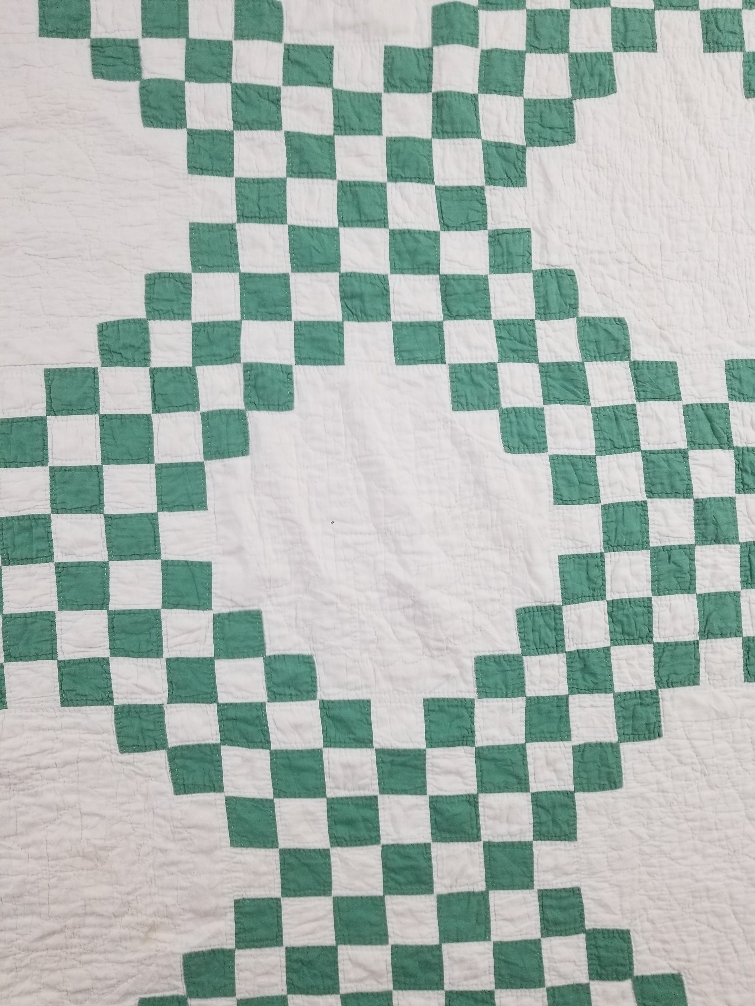 Vintage Handmade Double Irish Chain Pattern Patchwork Quilt/Bedspread 212x193cm