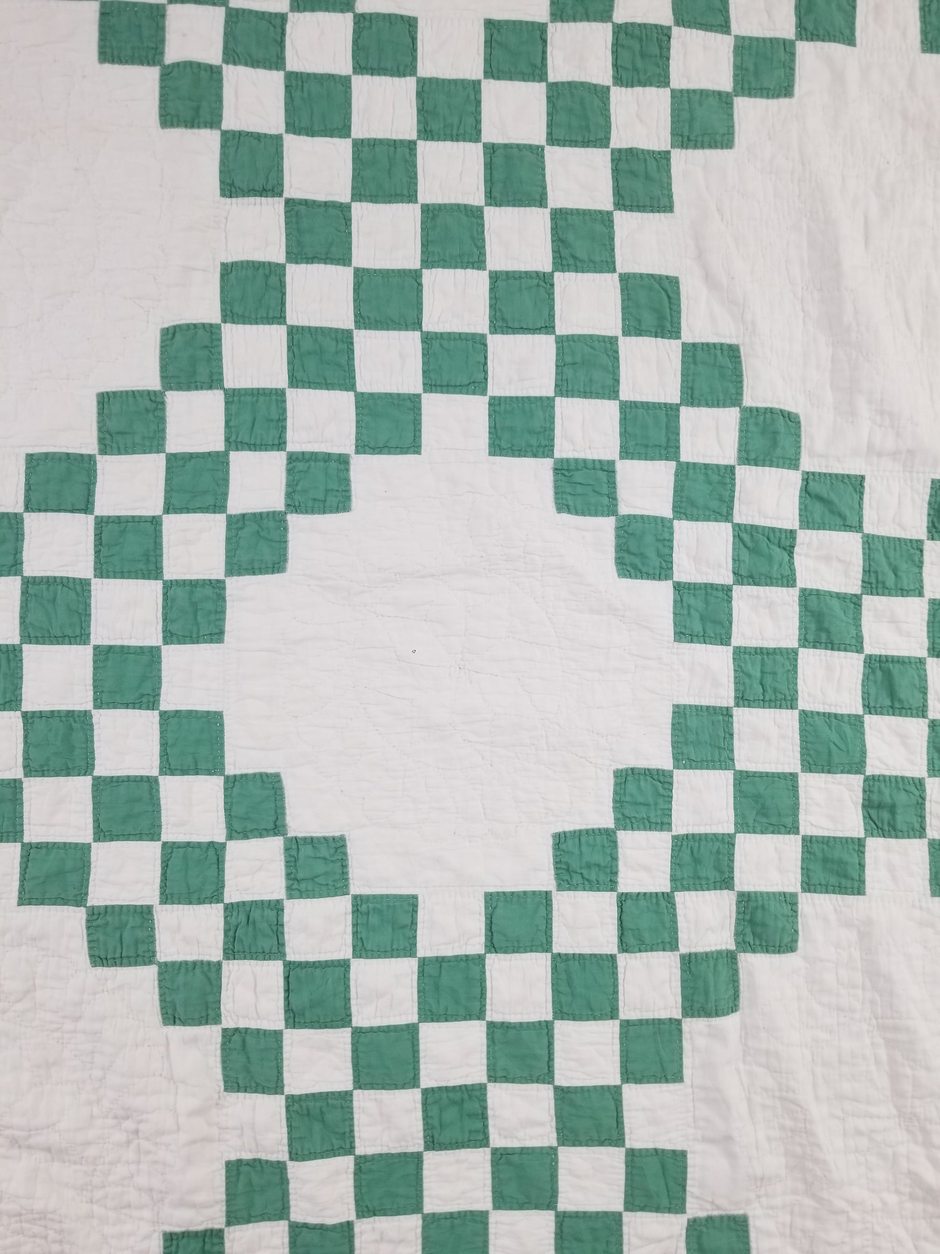 Vintage Handmade Double Irish Chain Pattern Patchwork Quilt/Bedspread 212x193cm