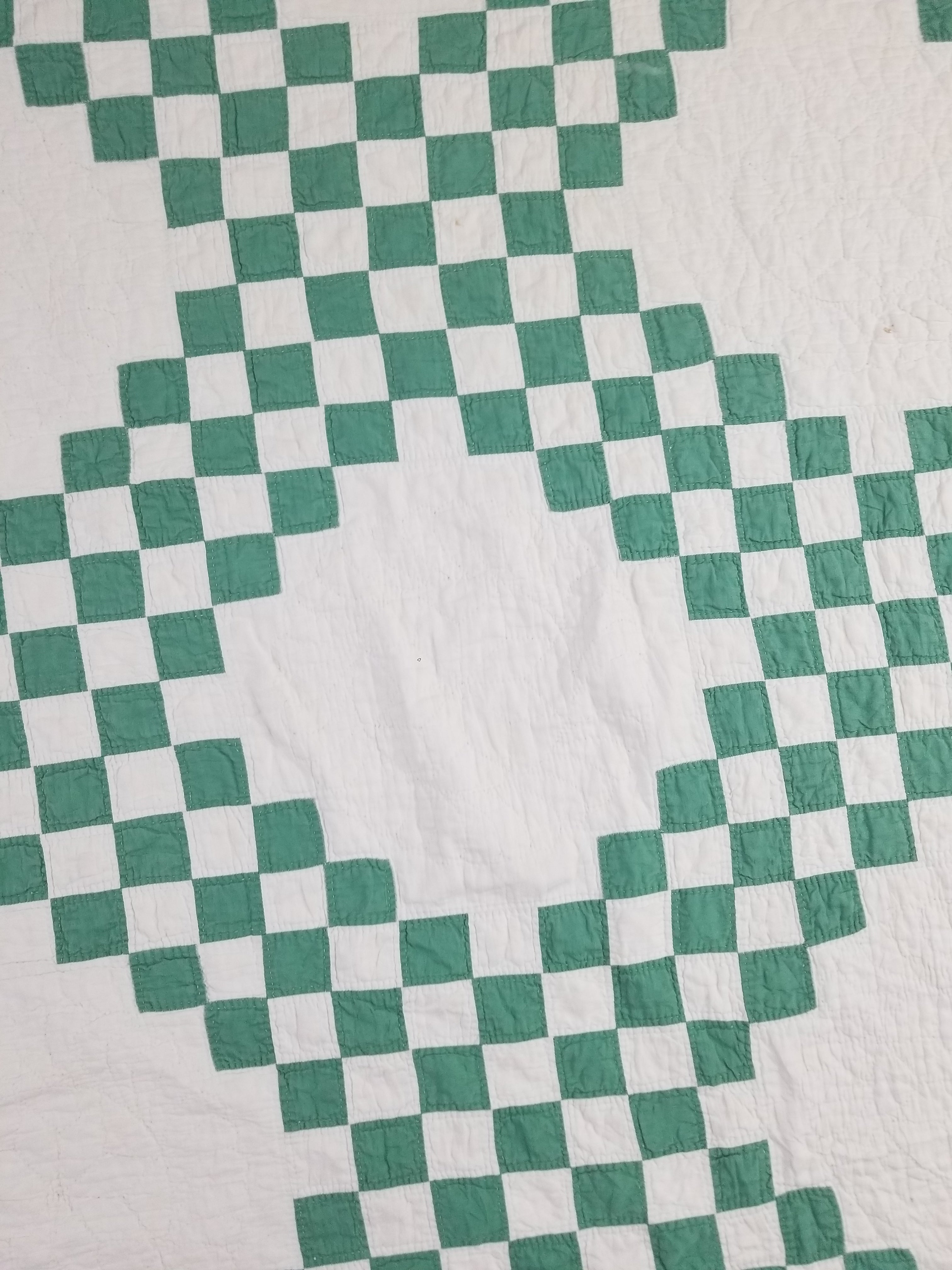 Vintage Handmade Double Irish Chain Pattern Patchwork Quilt/Bedspread 212x193cm