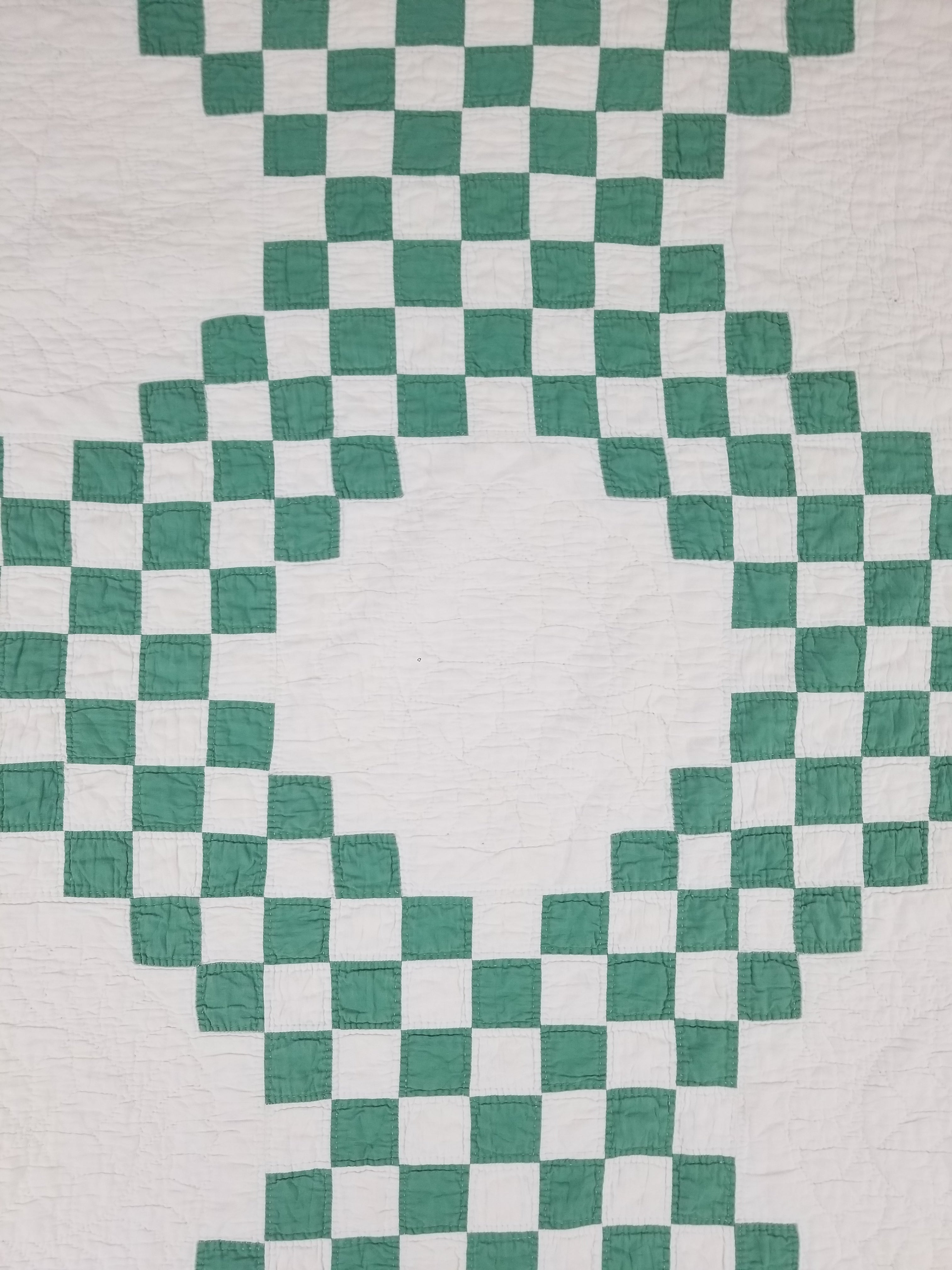 Vintage Handmade Double Irish Chain Pattern Patchwork Quilt/Bedspread 212x193cm