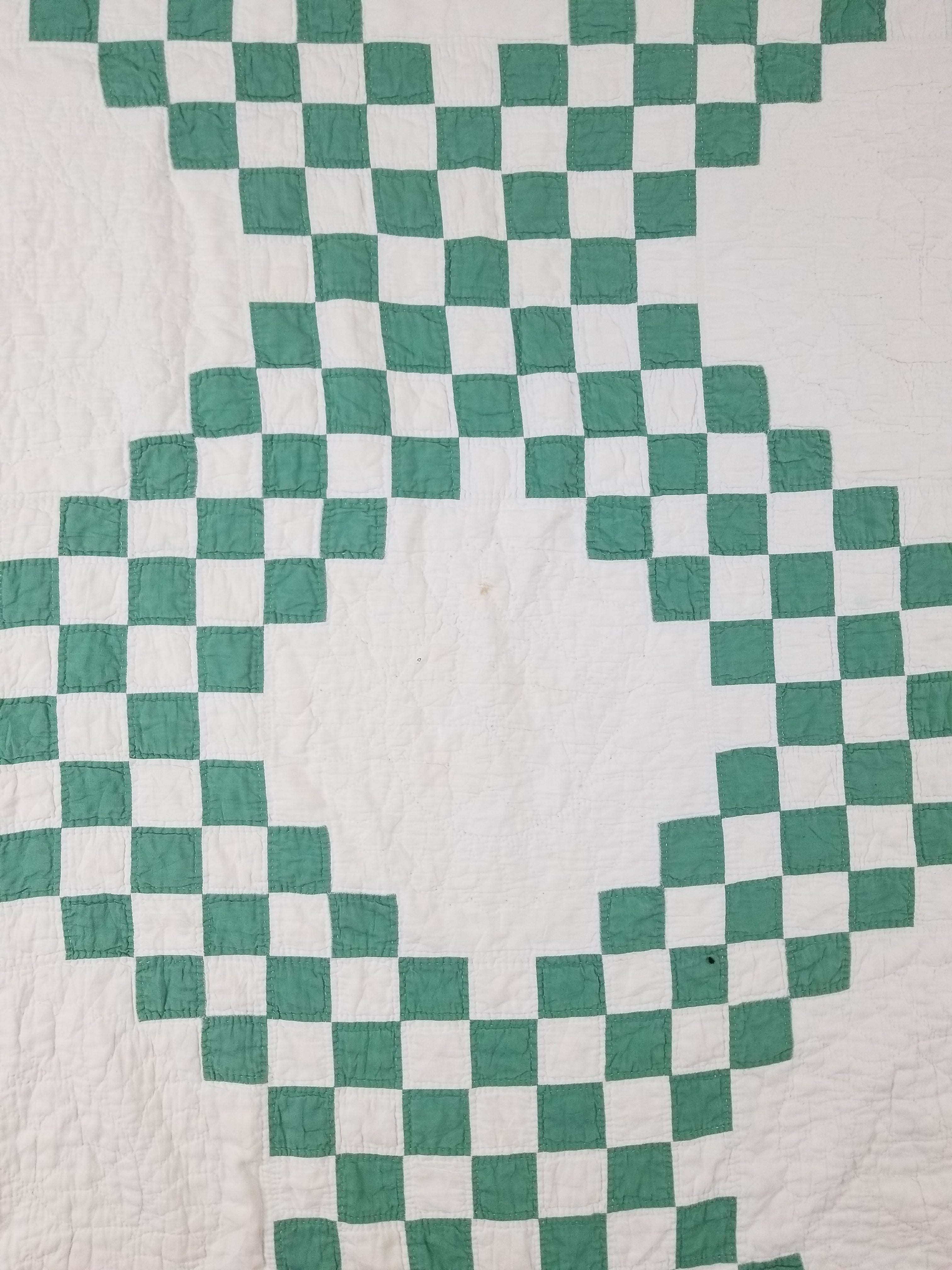 Vintage Handmade Double Irish Chain Pattern Patchwork Quilt/Bedspread 212x193cm