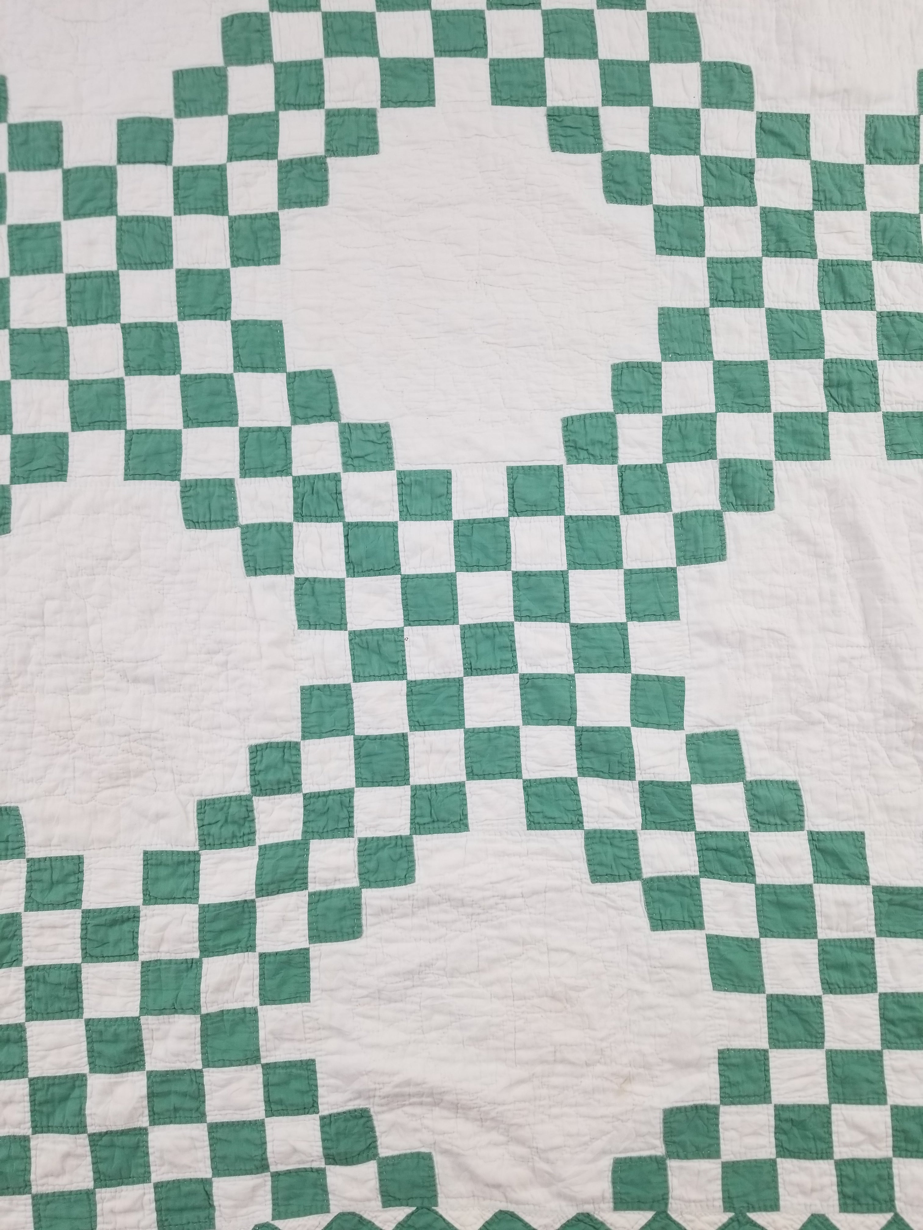 Vintage Handmade Double Irish Chain Pattern Patchwork Quilt/Bedspread 212x193cm