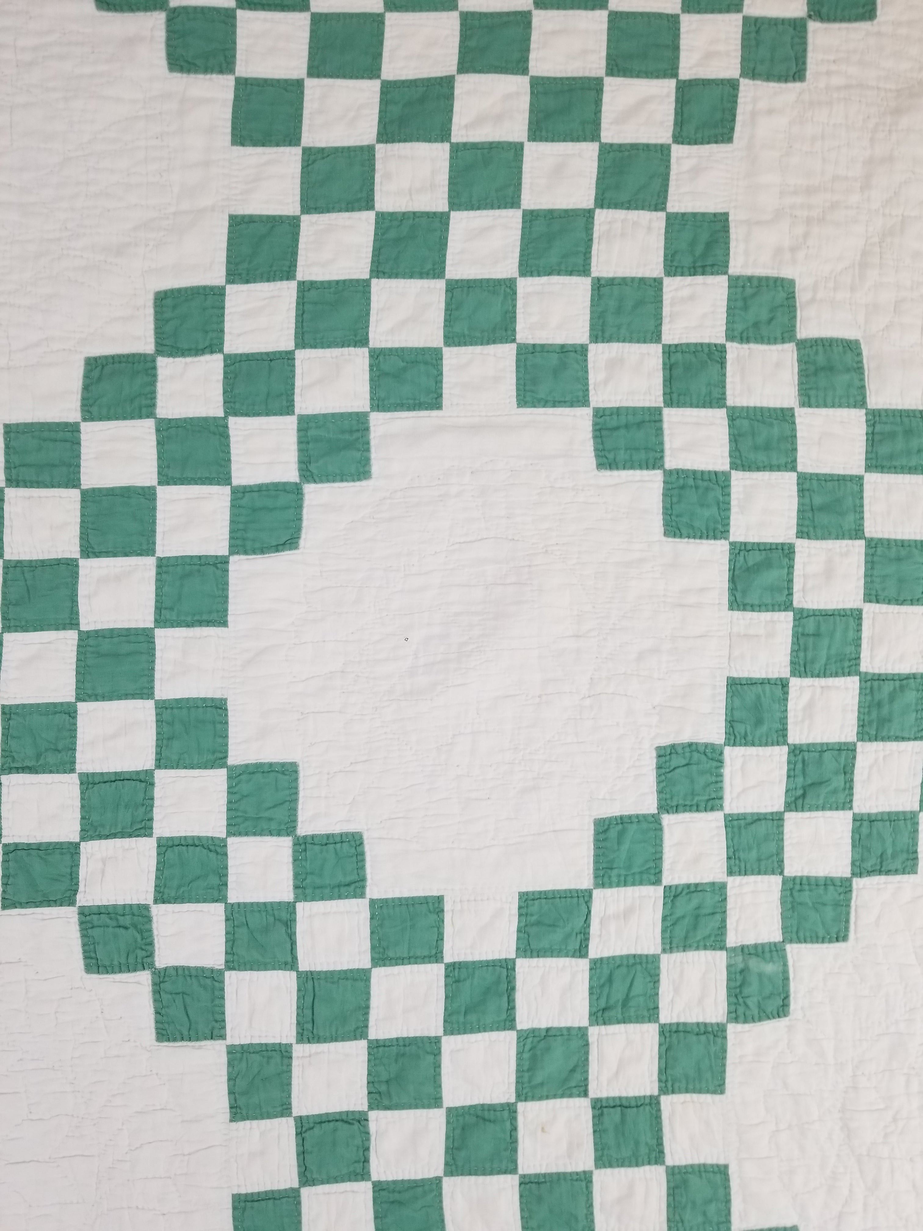 Vintage Handmade Double Irish Chain Pattern Patchwork Quilt/Bedspread 212x193cm