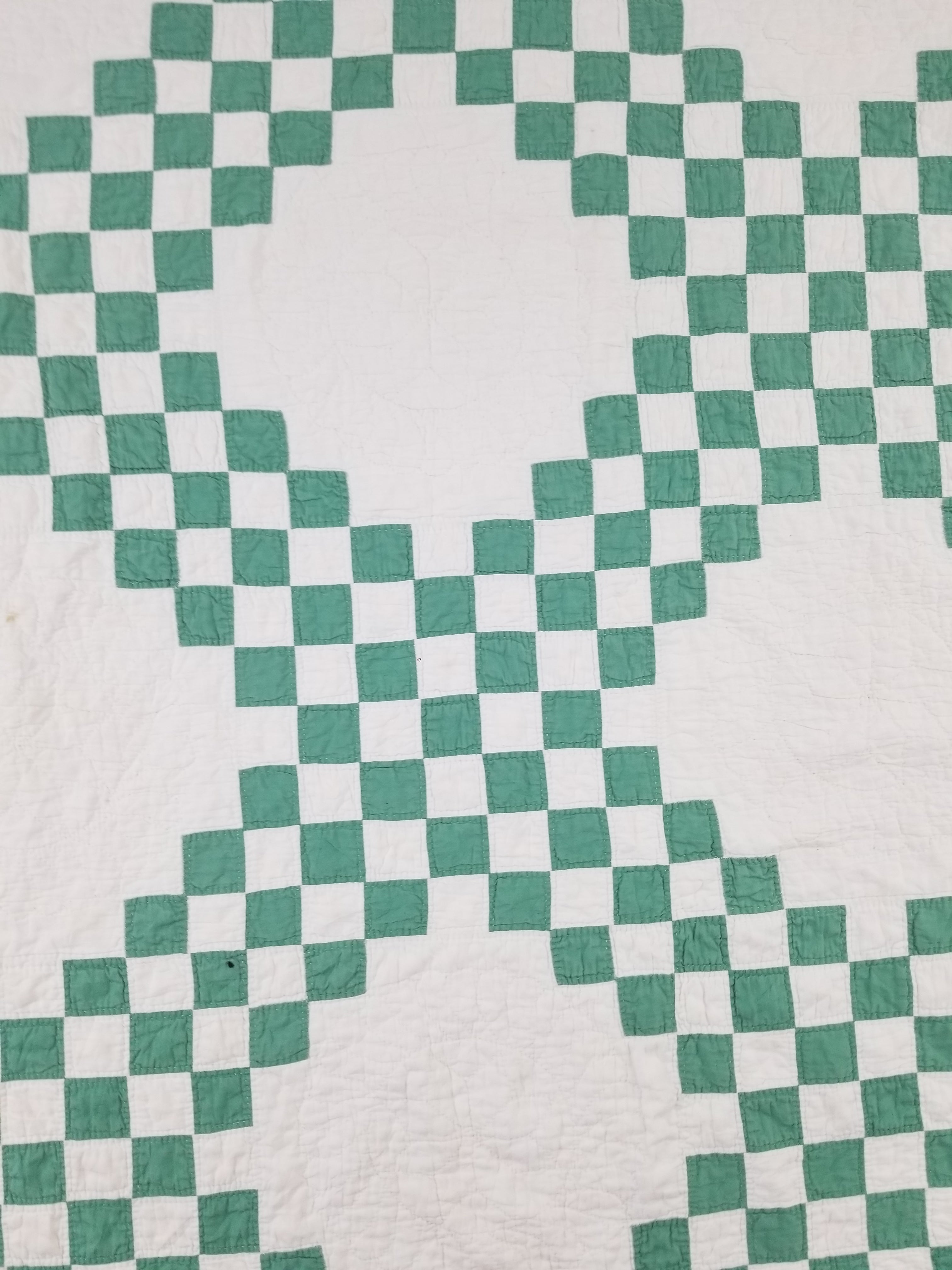 Vintage Handmade Double Irish Chain Pattern Patchwork Quilt/Bedspread 212x193cm
